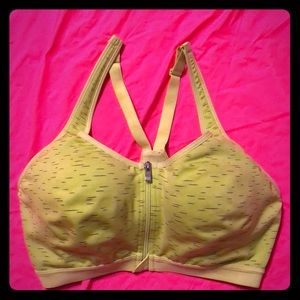34D Victoria’s Secret Zip Up Sport Bra with Clasp